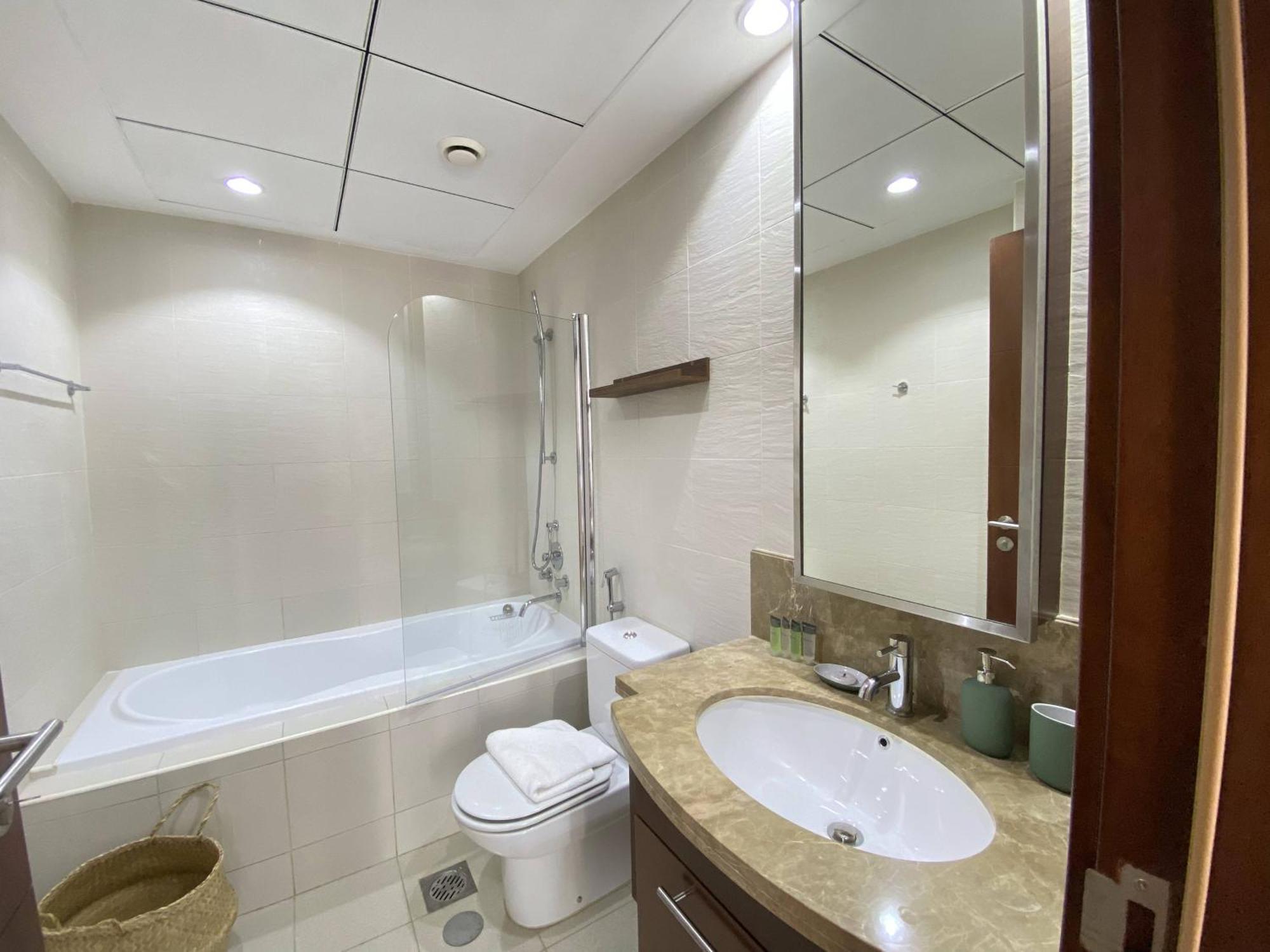 Lux Bnb Standpoint Tower Burj & Fountain Views Dubai Bagian luar foto